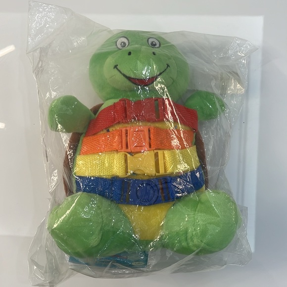 Traveling buckle turtle toy. - Picture 3 of 7
